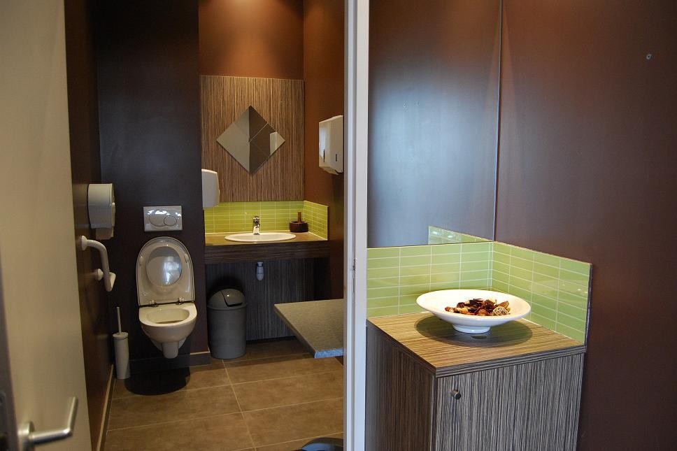 chauvin habitat location local commercial vannes